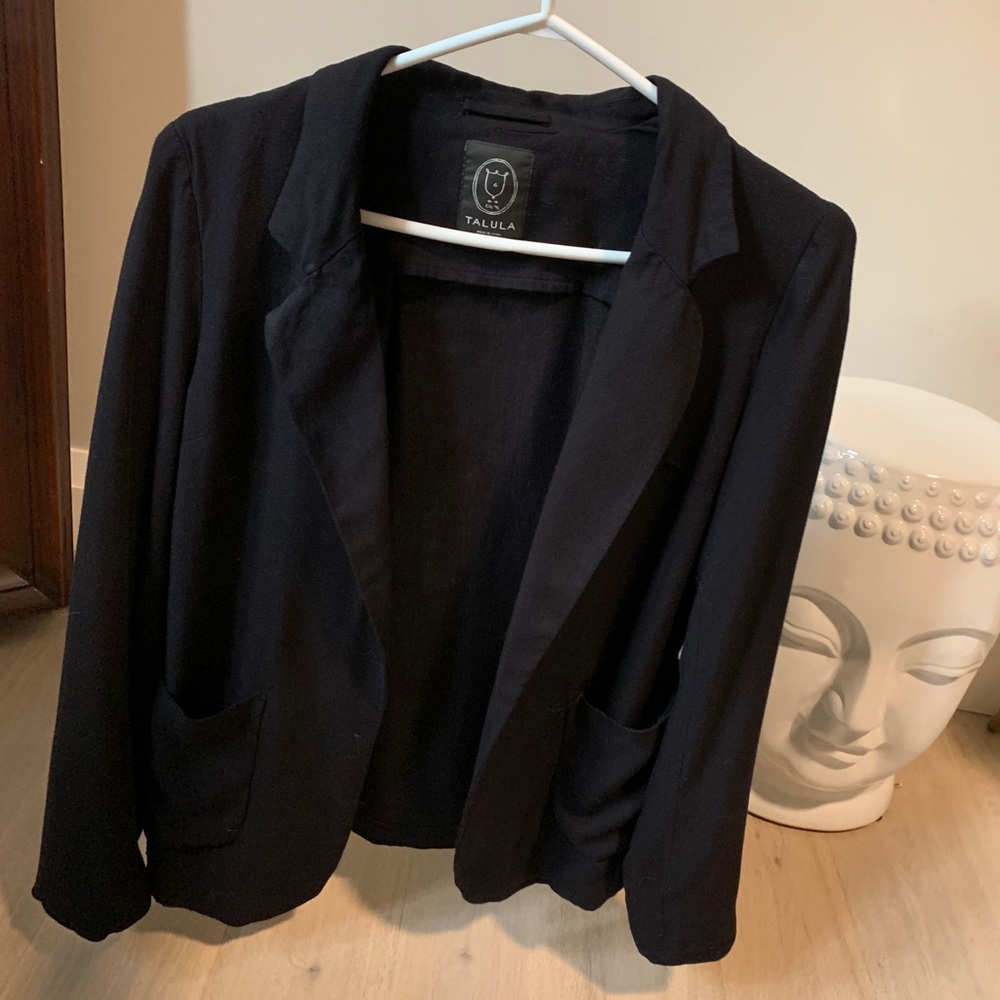 Women’s Black ARITZIA/TALULA Flowy Blazer Size 6